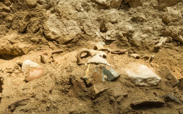 Some of the in-situ smashed pottery (Photo credit: Eliyah Yannai, IAA, endnote 2)