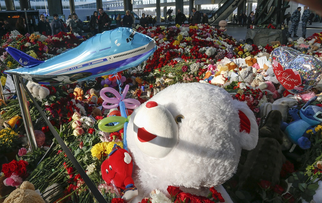 Tributes outside Pulkovo airport, St Petersburg.