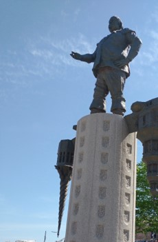 Statue of Børsen’s builder, the flamboyant Danish King Christian IV situated just outside the building