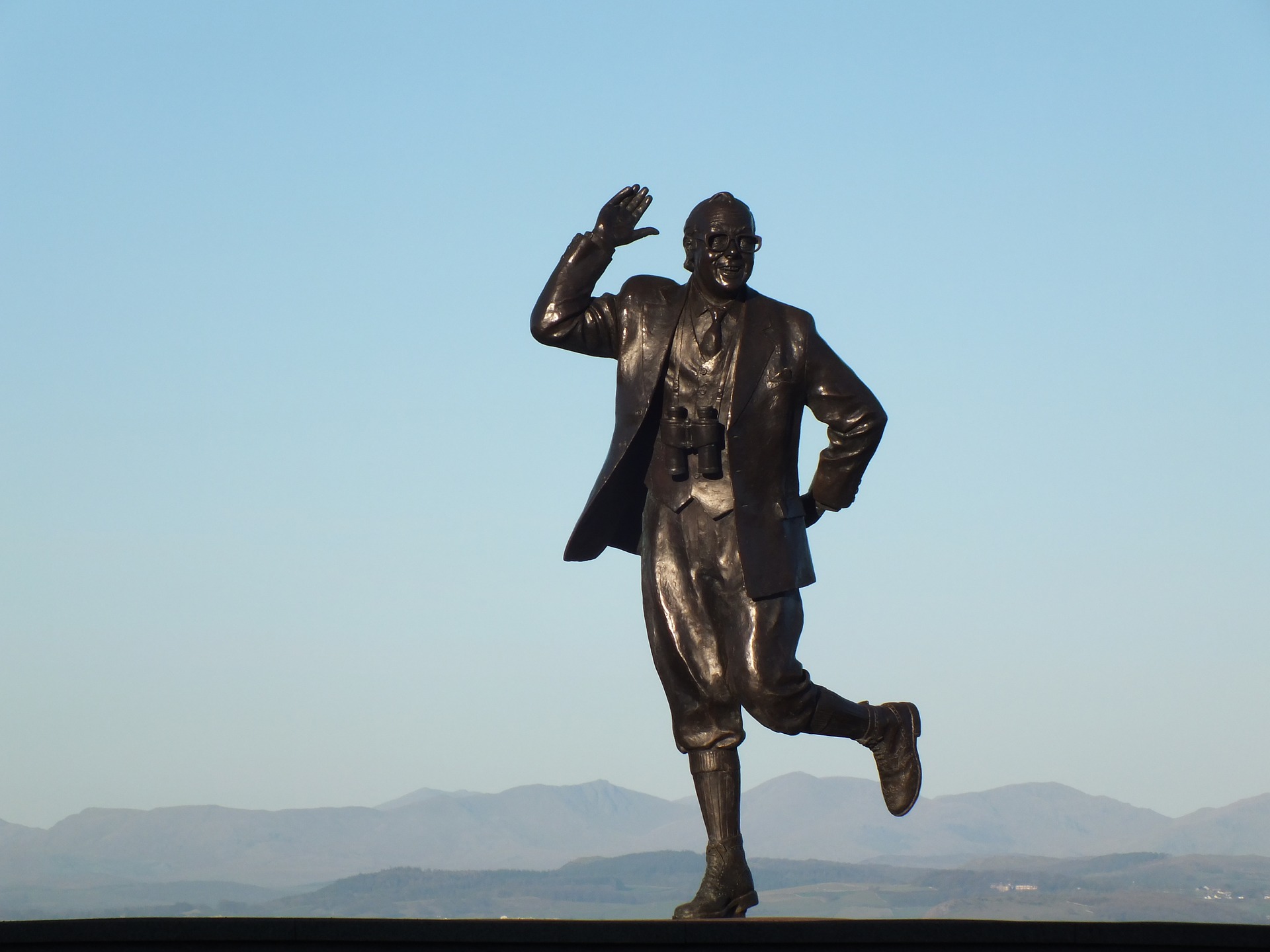Statue of Eric Morecambe, Morecambe Bay