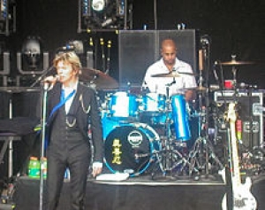 David Bowie in 2002 with Sterling Campbell