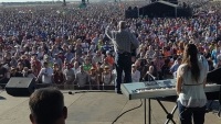 Angus Buchan addressing the huge crowd at the Cape Town prayer rally earlier this year.