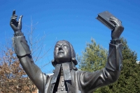Statue of John Wesley