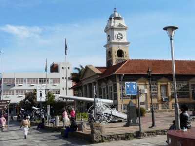 Gunning for Souls: Boer War guns &quot;guard&quot; the town hall at Ladysmith