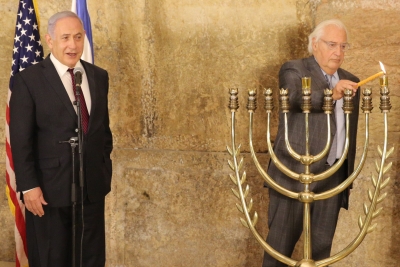  Netanyahu hails deal a &#039;great light of peace&#039; as Hanukkah candles are lit